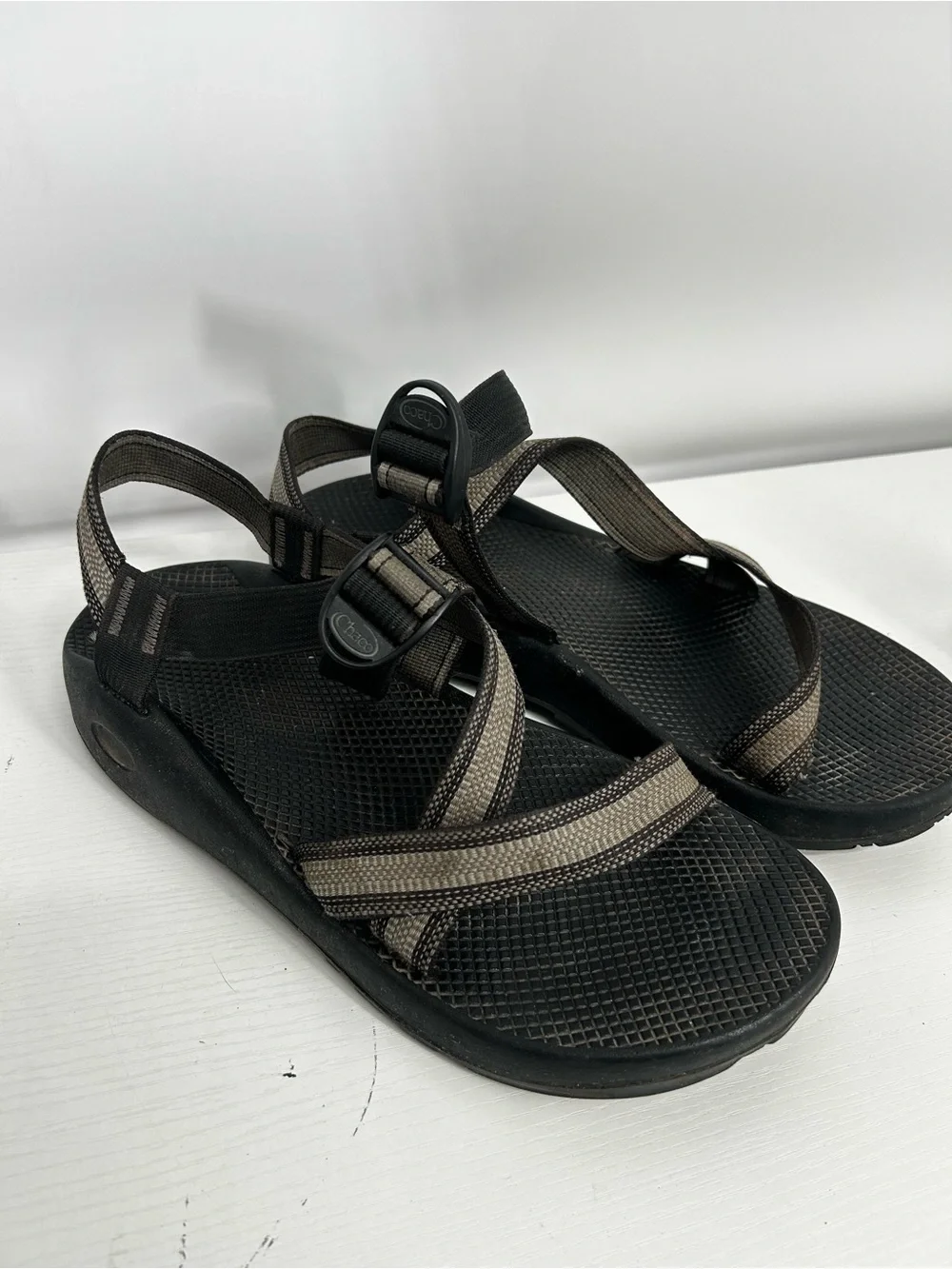 Chaco Men's Z/2 Classic Hiking Sandals Size 12M Gray/Beige Adjustable Straps